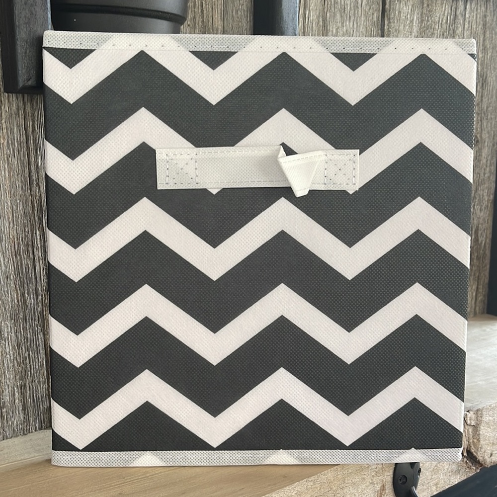 NWT Get Organized with this CuteBlack and White Chevron Stripes Storage Bin Cube